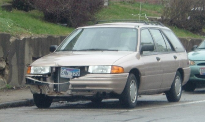Outch-Ford-Escort-wagon